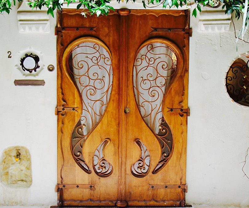 Porte sculptée de La Baumeta